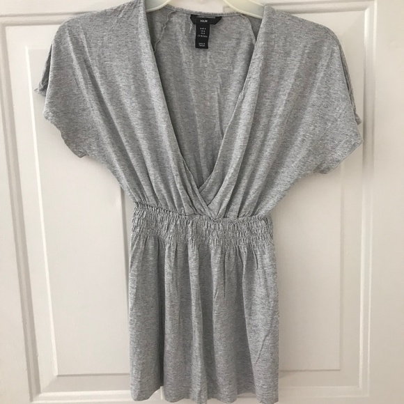 Small H&M Gray Empire-Waisted Short-Sleeved Suplice Tunic Shirt - Picture 2 of 8